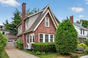 45 Hamlet St, Arlington, MA 02474 - Photo 2