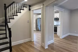 17 Seaview St, Plymouth, MA 02360 - Photo 2