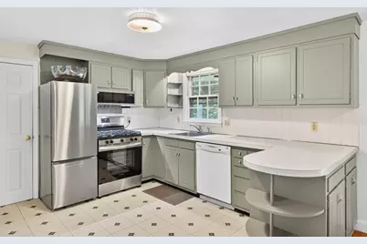 101 Longfellow Dr, Barnstable, MA 02632 - Photo 10