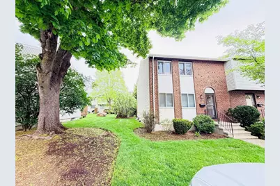 399 Pond St #D1, Braintree, MA 02184 - Photo 2