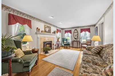 37 Malbone St, Lakeville, MA 02347 - Photo 10