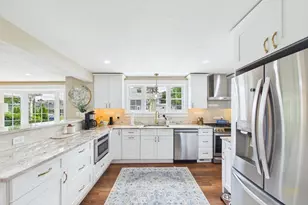24 Oxford St, Fairhaven, MA 02719 - Photo 16