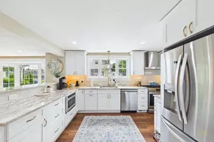 24 Oxford St, Fairhaven, MA 02719 - Photo 16