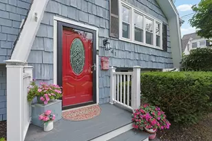 41 Myrtle St, Rockland, MA 02370 - Photo 2