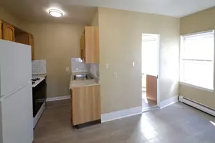 25 Oakland Ave, Everett, MA 02149 - Photo 2