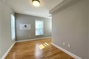 539 Lincoln Ave, Saugus, MA 01906 - Photo 4