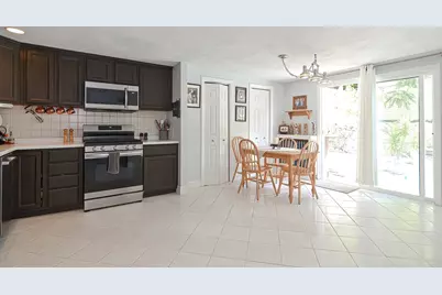 15 Bower S Bower, Malden, MA 02148 - Photo 10
