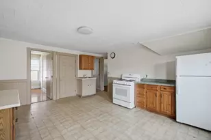 23 Frederick St, Westfield, MA 01085 - Photo 6