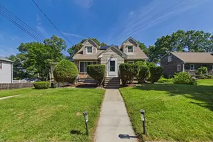 844 Hood St, Fall River, MA 02720 - Photo 2