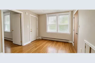 35 Clyde St, Needham, MA 02492 - Photo 2