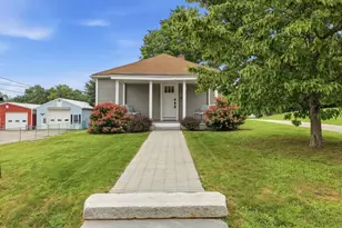 26 Central St, Brookfield, MA 01506 - Photo 2