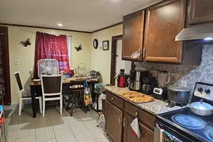 18 Union St, Taunton, MA 02780 - Photo 6