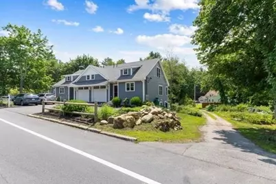 652 Essex Ave #B, Gloucester, MA 01930 - Photo 2