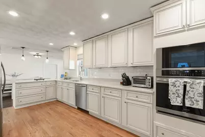 512 Central Avenue, Seekonk, MA 02771 - Photo 12