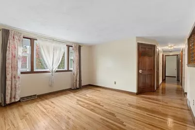 17 Brewster Dr, Bridgewater, MA 02324 - Photo 4