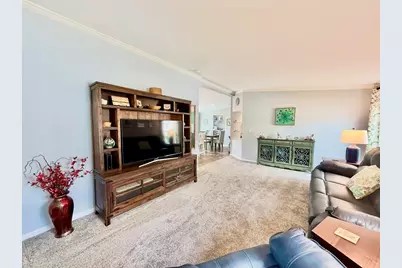 34 Sunrise Lane, Chicopee, MA 01020 - Photo 4