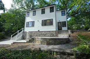 9 Ledge St, Melrose, MA 02176 - Photo 2