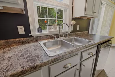 5239 N Main St #18, Fall River, MA 02720 - Photo 14