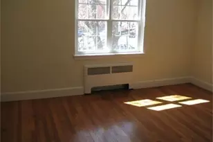 577 Hammond St, Brookline, MA 02467 - Photo 8