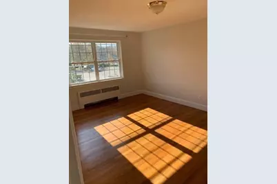 577 Hammond St #2, Brookline, MA 02467 - Photo 6