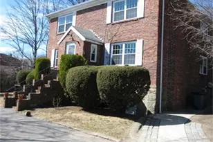 577 Hammond St, Brookline, MA 02467 - Photo 2