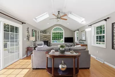 37 Squirrel Rd, Springfield, MA 01108 - Photo 12