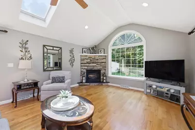 37 Squirrel Rd, Springfield, MA 01108 - Photo 14