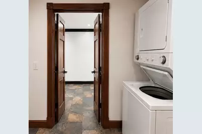8 Locke St, Cambridge, MA 02140 - Photo 12