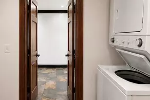 8 Locke St, Cambridge, MA 02140 - Photo 12