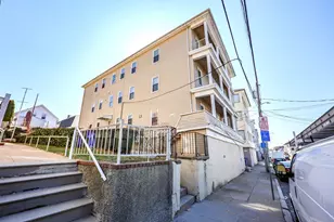 62 Pitman St, Fall River, MA 02723 - Photo 2
