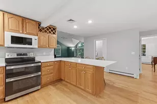 10 Buckhill Rd, Northborough, MA 01532 - Photo 6