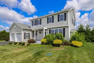 11 Aubin St, Seekonk, MA 02771 - Photo 1