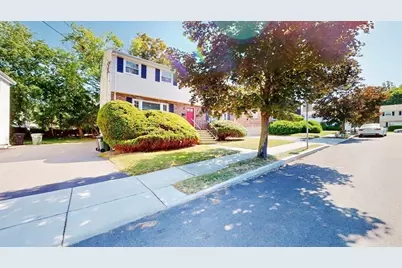 38 Nash St #38, Watertown, MA 02472 - Photo 2