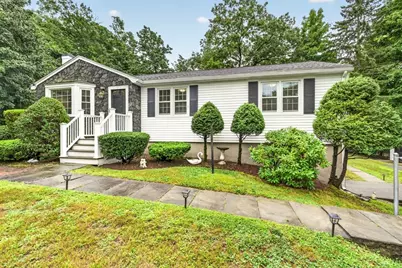 25 Gray Ter, Bedford, MA 01730 - Photo 2