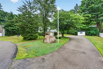 25 Gray Ter, Bedford, MA 01730 - Photo 4