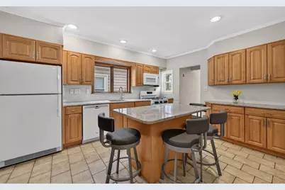 4 Allen Place, Melrose, MA 02176 - Photo 4