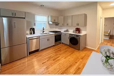 150 Brown St #2R, Waltham, MA 02453 - Photo 2