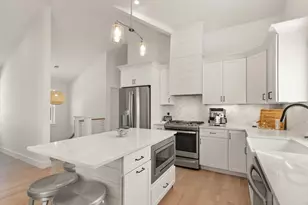 40A Thurston Point Rd, Gloucester, MA 01930 - Photo 2