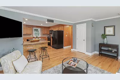 15 Amesbury St, Haverhill, MA 01830 - Photo 4