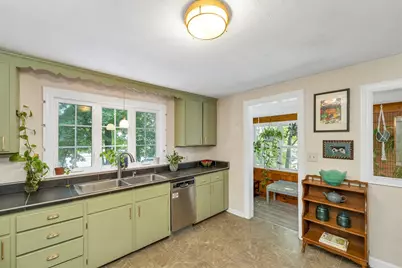 121 Elm St, Methuen, MA 01844 - Photo 8