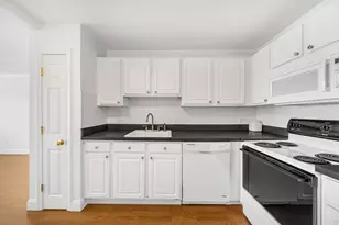 326 Broadway, Somerville, MA 02145 - Photo 8