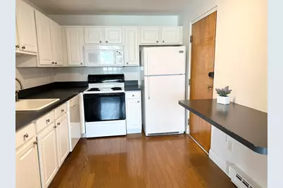 326 Broadway #15, Somerville, MA 02145 - Photo 4