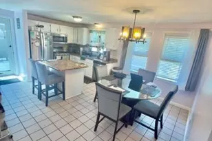 33 Crossman St, Taunton, MA 02780 - Photo 2