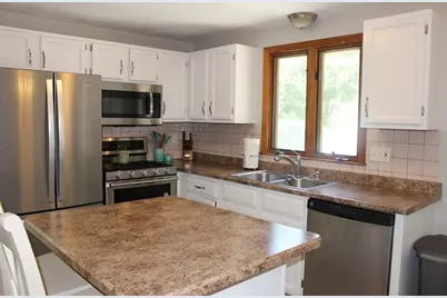 33 Crossman St #33, Taunton, MA 02780 - Photo 2
