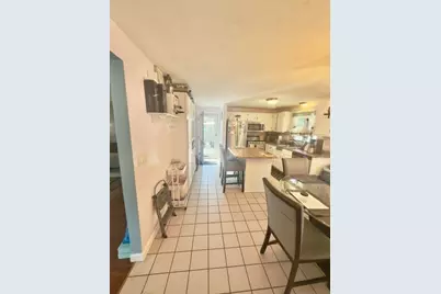 33 Crossman St #33, Taunton, MA 02780 - Photo 4