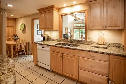 70 Longview Drive, Dartmouth, MA 02747 - Photo 12