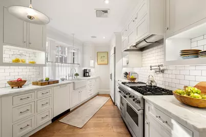 6 West Hill Place, Boston, MA 02114 - Photo 2