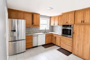 5 Louis Rd, Framingham, MA 01702 - Photo 2