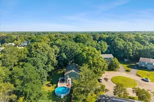 18 Blueberry Knoll, Bridgewater, MA 02324 - Photo 2