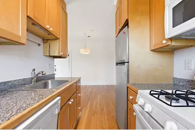 21 Bradlee #54, Medford, MA 02155 - Photo 10